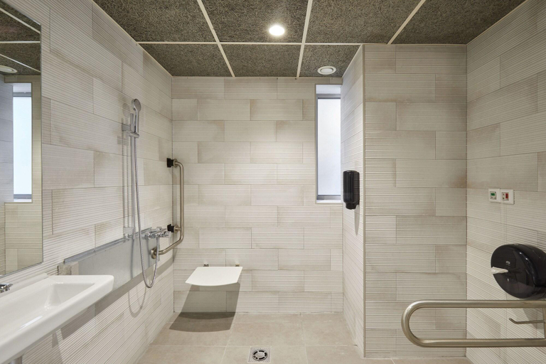 Bathroom, Unite Hostel Barcelona, Barcelona