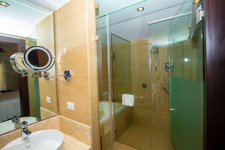 Bathroom 5, Occidental Nuevo Vallarta, Compostela