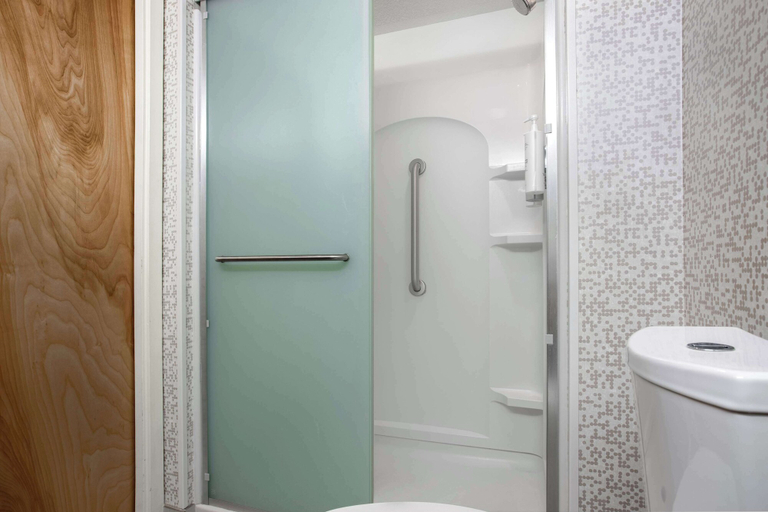 Bathroom 4, Home2 Suites by Hilton Gainesville Medical Center, Alachua