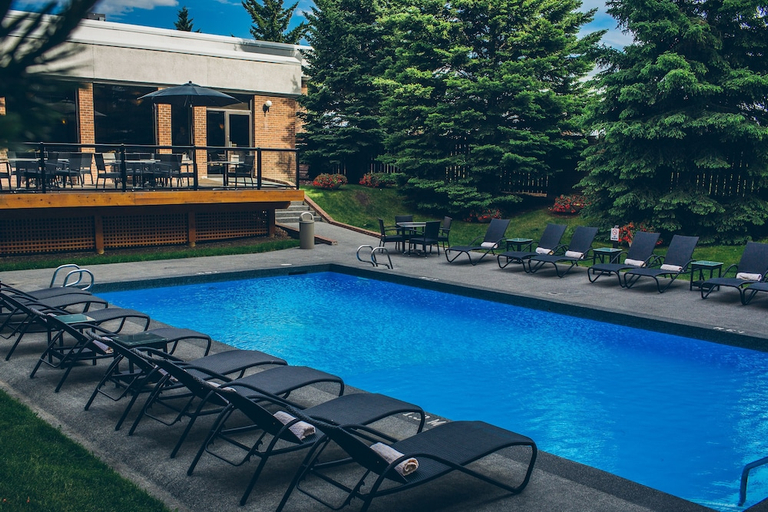 Sport & Beauty 2, Hotel Blackfoot, Division No. 6