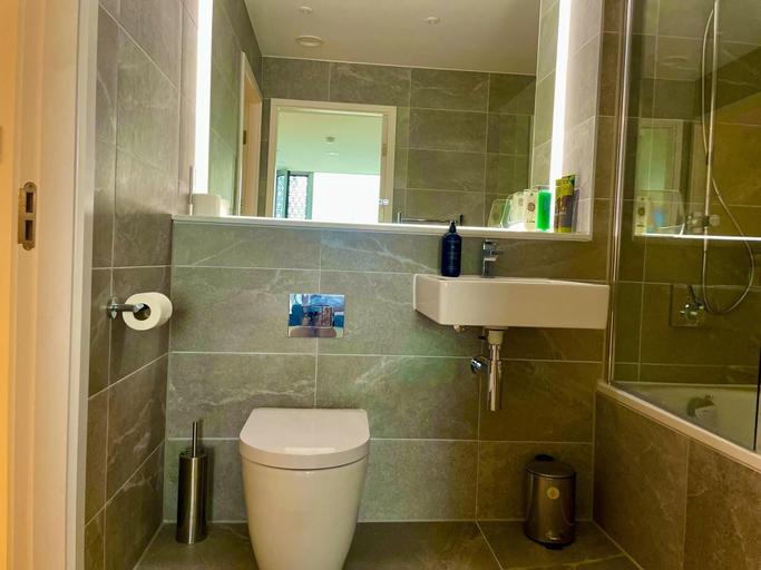 Bathroom 3, Deansgate Suite - Luxespa - Skyline - Breakfast, Manchester