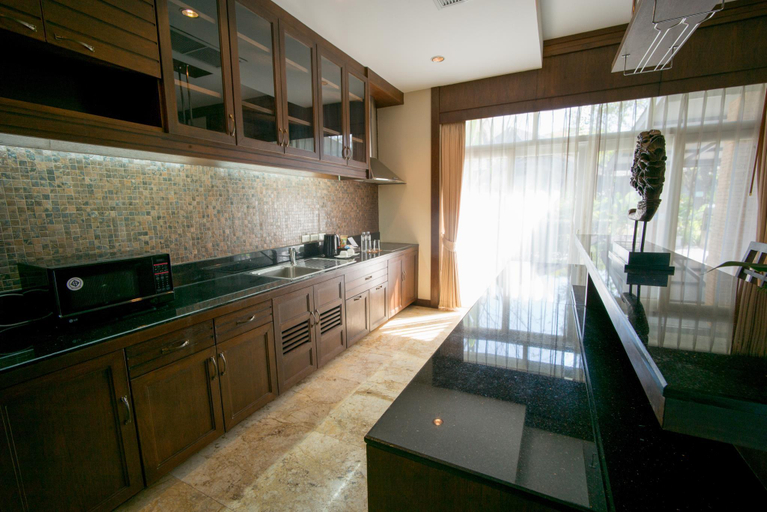Dining Room 17