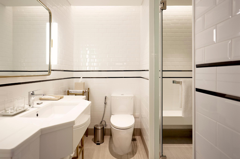 Bathroom 7