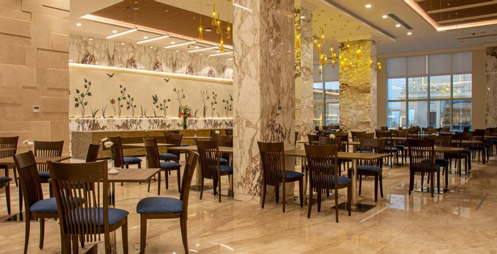 Food & Drinks 5, Helnan Mamoura Hotel & Events, Al-Muntazah