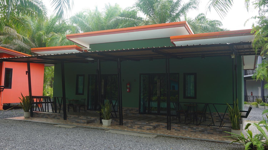 Others 3, Farinda Resort, Thap Put