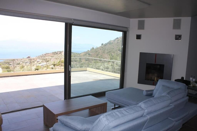 Others 5, 260sqm villa in Loutraki with a sea view, Peloponnese