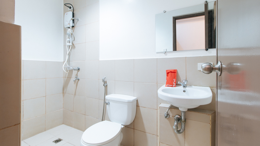 Bathroom 16