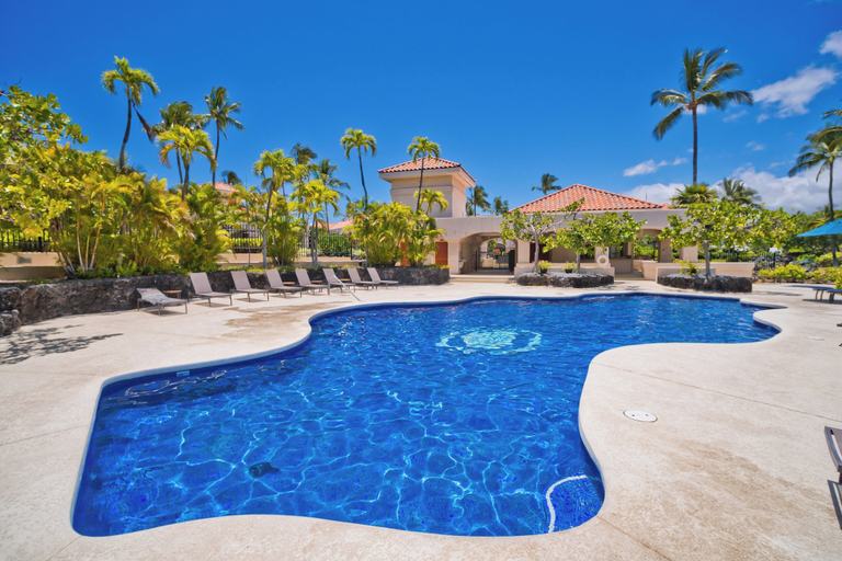 Sport & Beauty 5, Hilton Pool Pass Incl. Serene Resort Gem, Hawaii