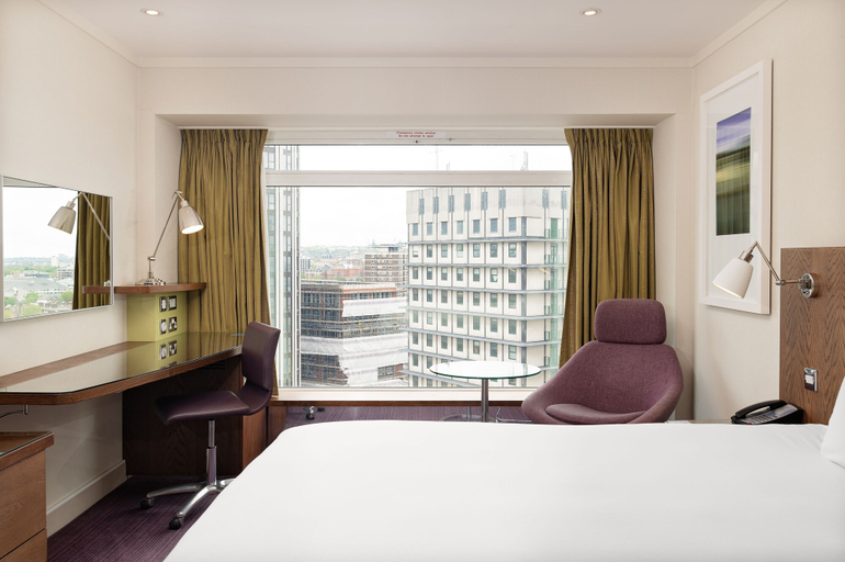 Bedroom 2, Hilton London Metropole, London