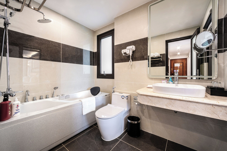 Bathroom 5, A25 Premium Hotel - 16 Mieu Dam, Từ Liêm