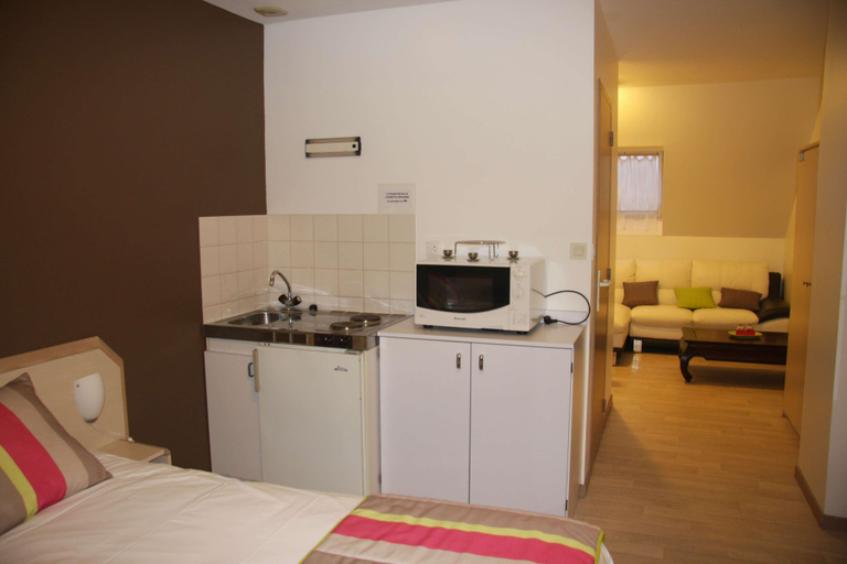 Bedroom 4, Balladins Cherbourg, Manche