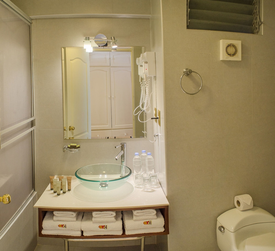 Bathroom 4, Taypikala Boutique Machupicchu, Urubamba