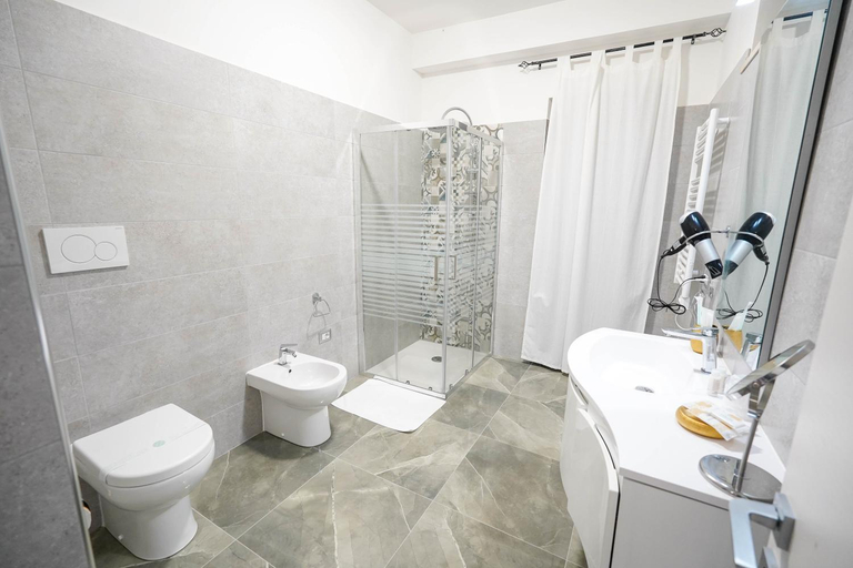 Bathroom 3, Piedigrotta Magique Luxury, Vibo Valentia