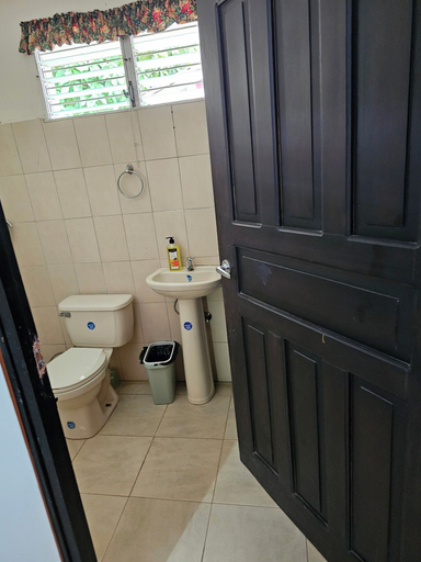 Bathroom 4, Cuartos independientes con baño privado, Las Tablas