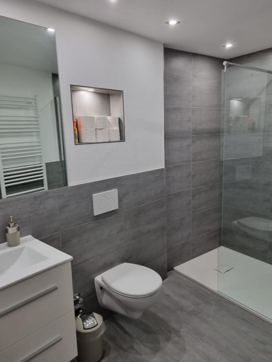 Bathroom 3, Ferienwohnungen KAMELIA, Cochem-Zell