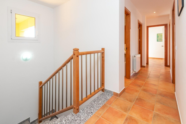 Others 4, Villa la Roca, Girona