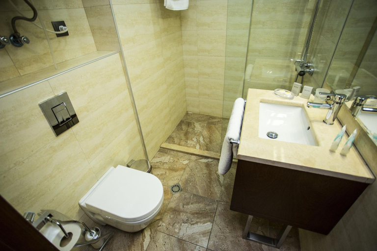 Bathroom 4, Hotel Corner Inn, Batumi