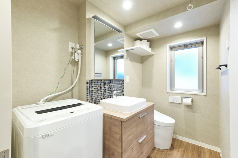 Bathroom 4, MATSUMIZAKA HILL by Tranova, Setagaya