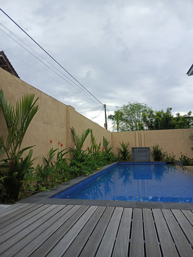 Swimming Pool 8