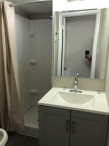 Bathroom 3, Trolley Stop Motel, Delaware