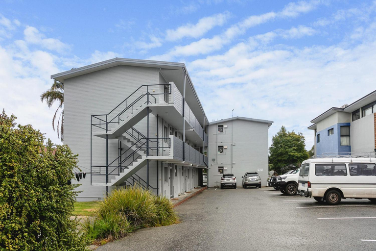 Exterior & Views 2, Malibu Apartments, Perth