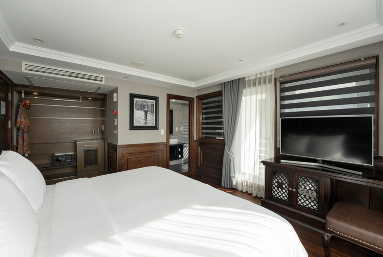 Bedroom 3, Ambassador Signature Cruise Lanha Bay, Hạ Long