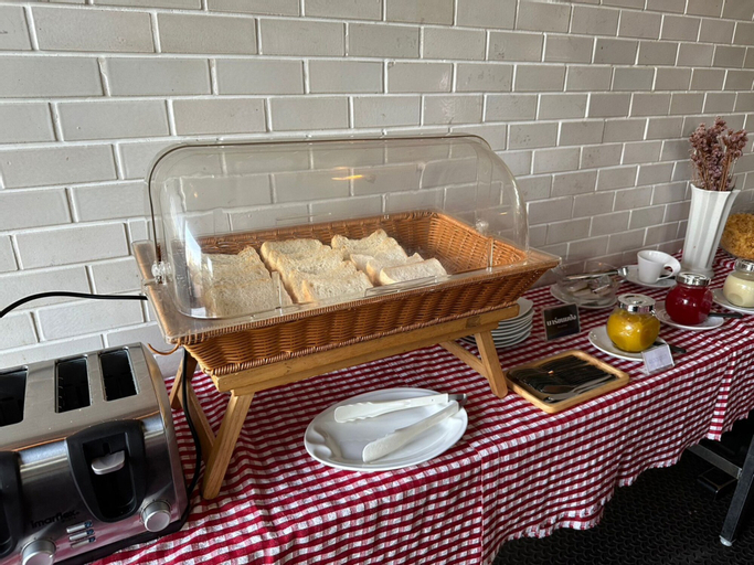 Food & Drinks 14