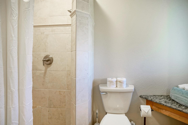 Bathroom 4, Pali Ke Kua #233, Kauai