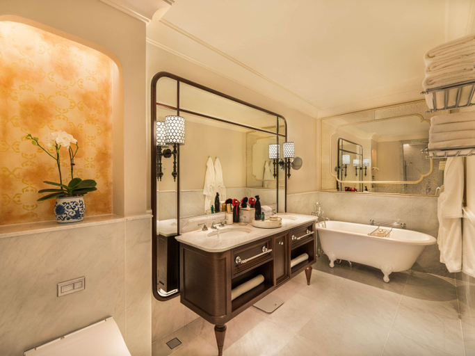 Bathroom 9