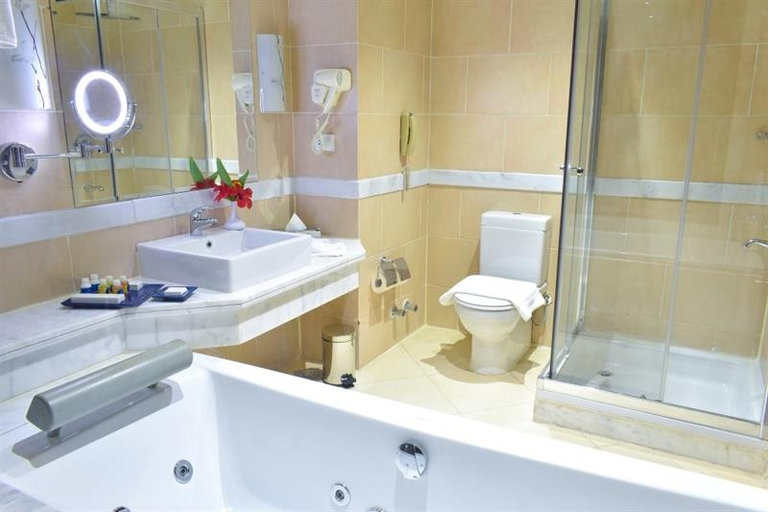 Bathroom 5, Parrotel Lagoon Waterpark Resort, Sharm el-Sheikh