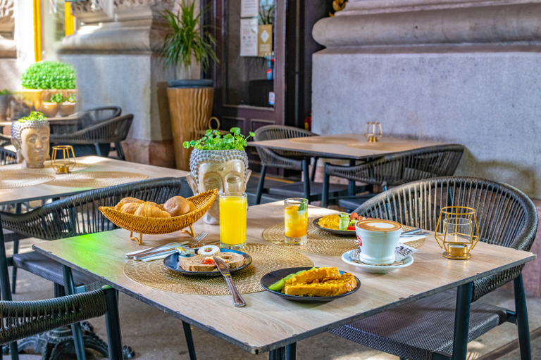 Food & Drinks 5, Andrassy Thai Hotel, Budapesti