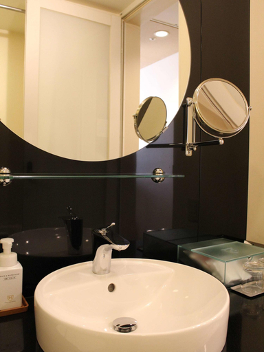 Bathroom 24