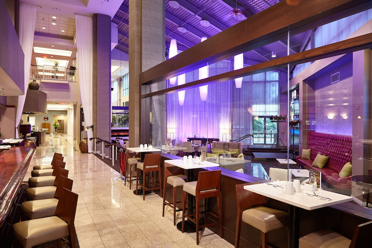 Food & Drinks 5, Executive Plaza Hotel Metro Vancouver, Greater Vancouver