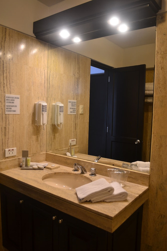 Bathroom 3, Hotel Jose Antonio, Lima