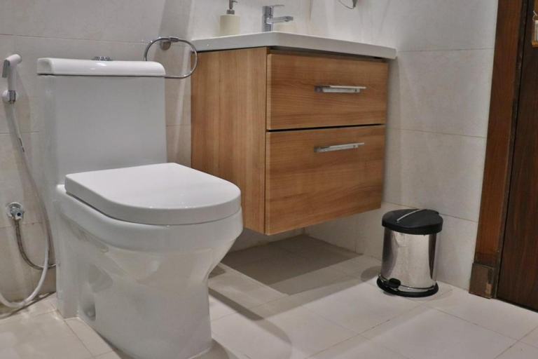 Bathroom, Atlas Hotel, Basrah