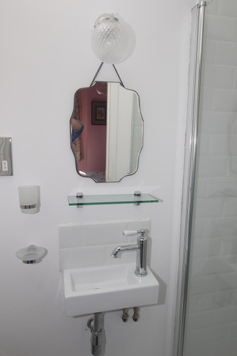 Bathroom, The Gardener's Cottage, Herefordshire