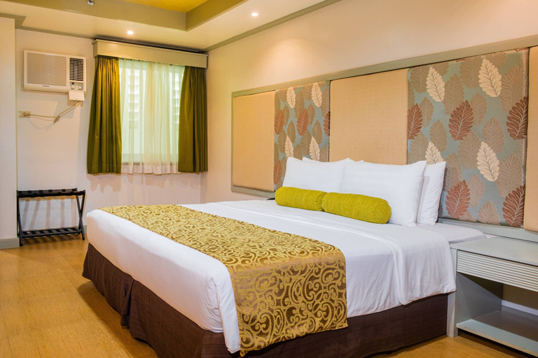 Bedroom 3, La Piazza Hotel and Convention Center, Legazpi City