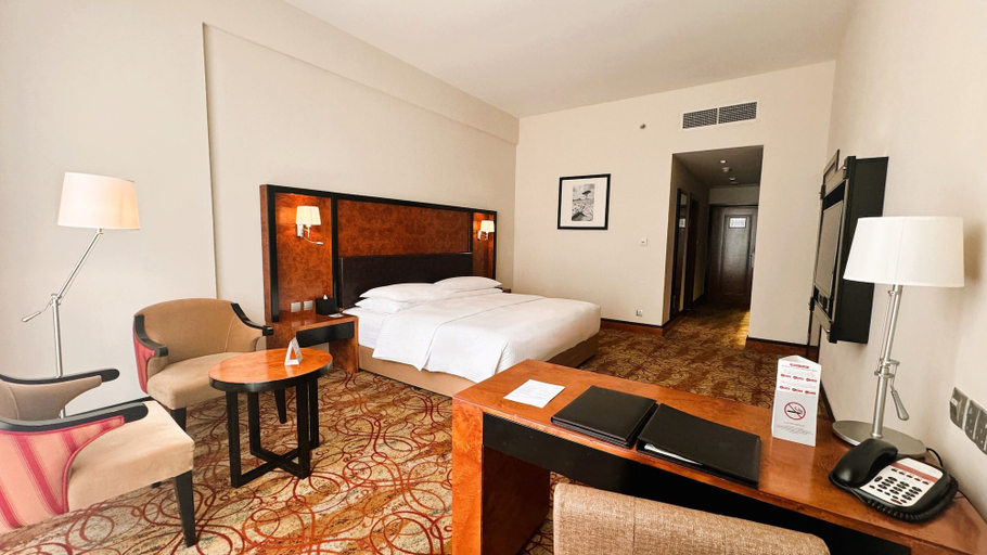 Bedroom 3, Millennium Airport Hotel Dubai, Dubai