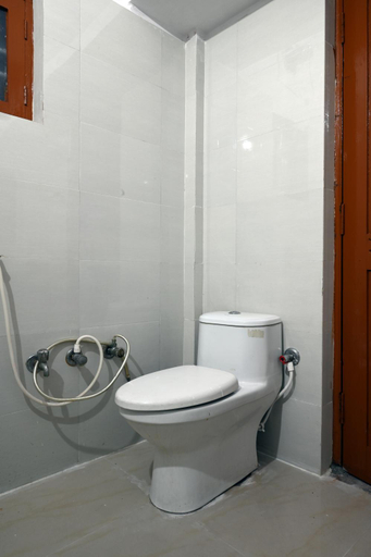 Bathroom, The Clovers Inn Boring Road, Patna
