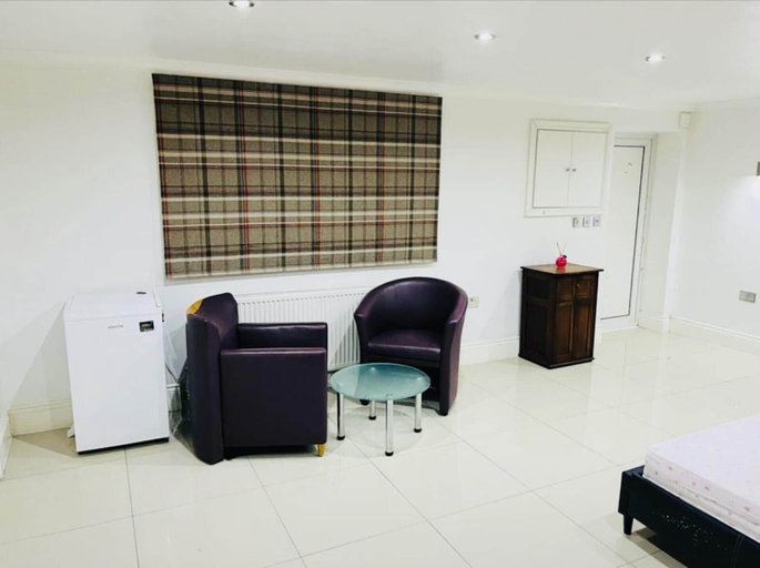 Others 5, Maidenhead Studio Retreat, Windsor and Maidenhead