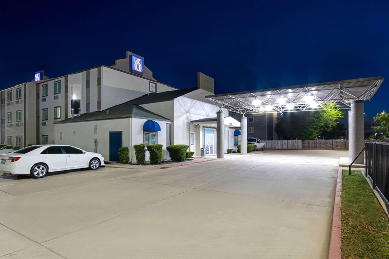 Exterior & Views 2, Motel 6 San Antonio, TX - South, Bexar