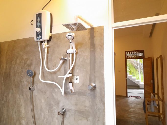 Bathroom 3, Hiriketiya Hasmal House, Dickwella