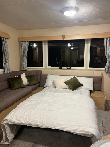 Bedroom 3, 3 Bedroom Caravan - Sleeps 8 - Parking, Wifi, Pool, Essex