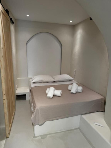 Bedroom 4, White Sand Cave Suite, South Aegean