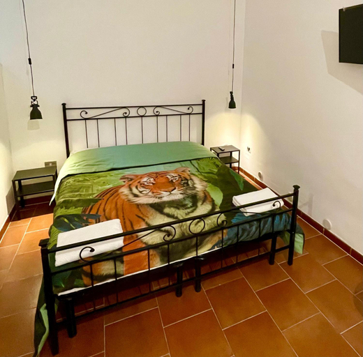 Others 5, Parisa House, Rome