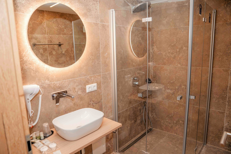 Bathroom 5, Central Hotel & Lounge Adult Only, Goslar