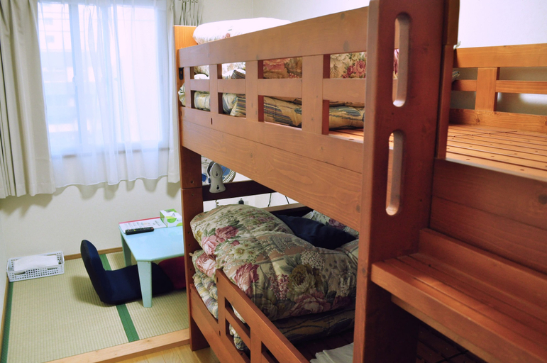 Bedroom 2, Guest house HiDE, Tōyako