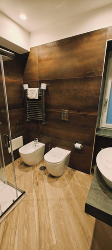 Bathroom 5, Kira Suite and Rooms, Napoli