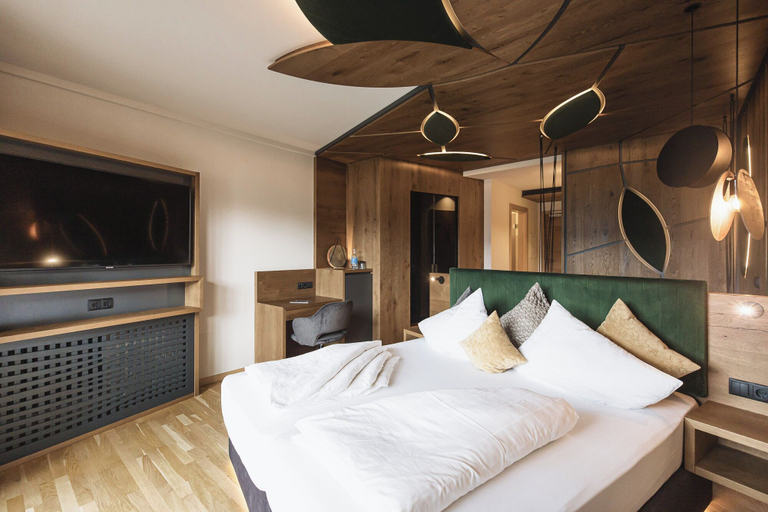 Bedroom 3, Terentnerhof active & lifestyle hotel, Bolzano
