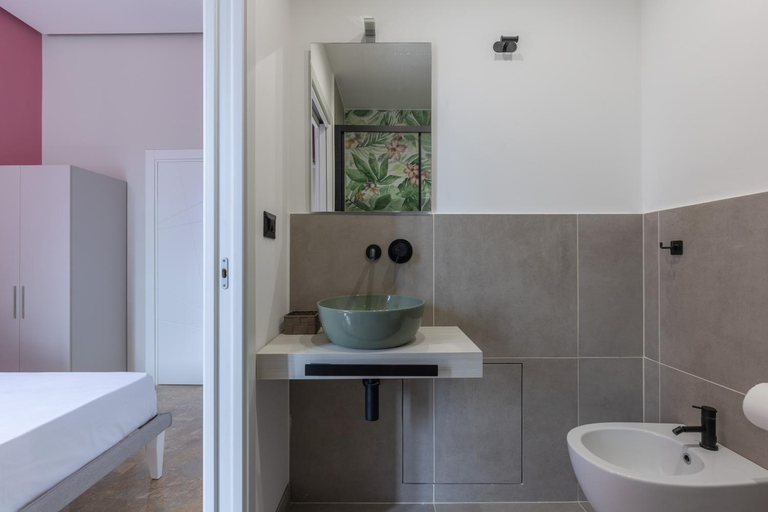 Bathroom, Il Sovrano, Catania